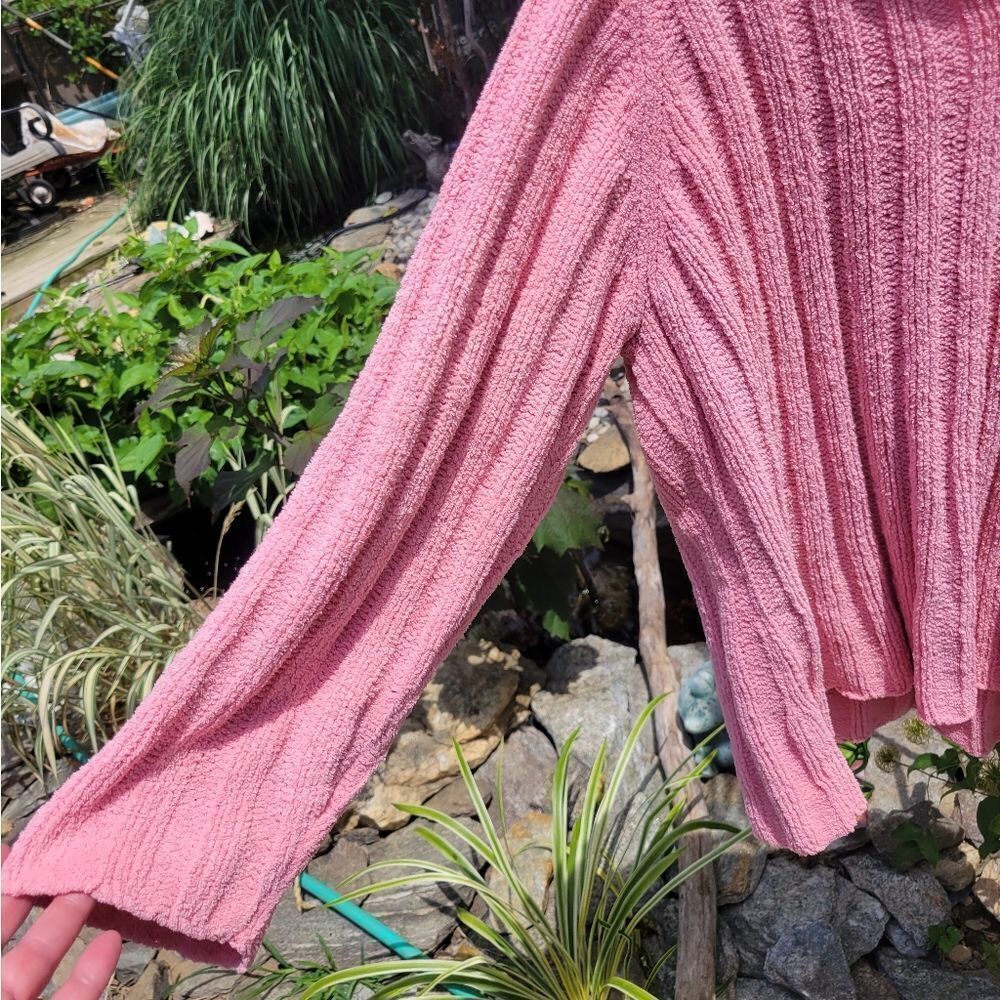Pink Sweater‎ - Picture 3 of 11